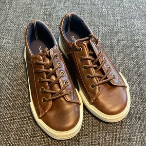 Boys Nautica Brown Lace Up Boat Shoes, Sneakers, Size 12